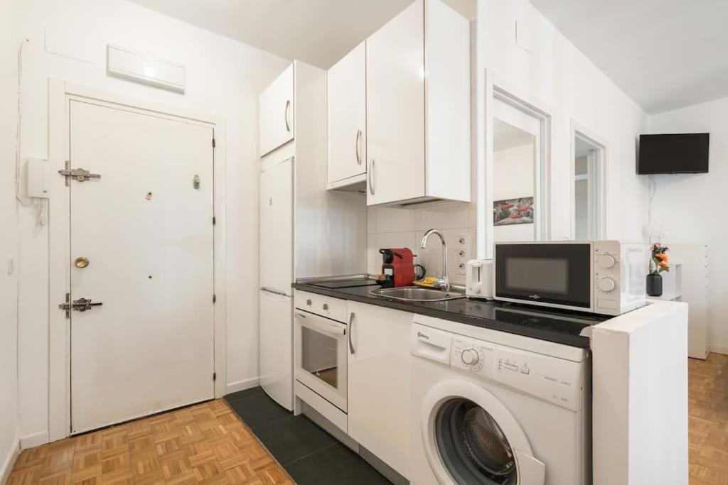 Studio Located In Puerta De Alcala - 2 Madrid Exteriör bild